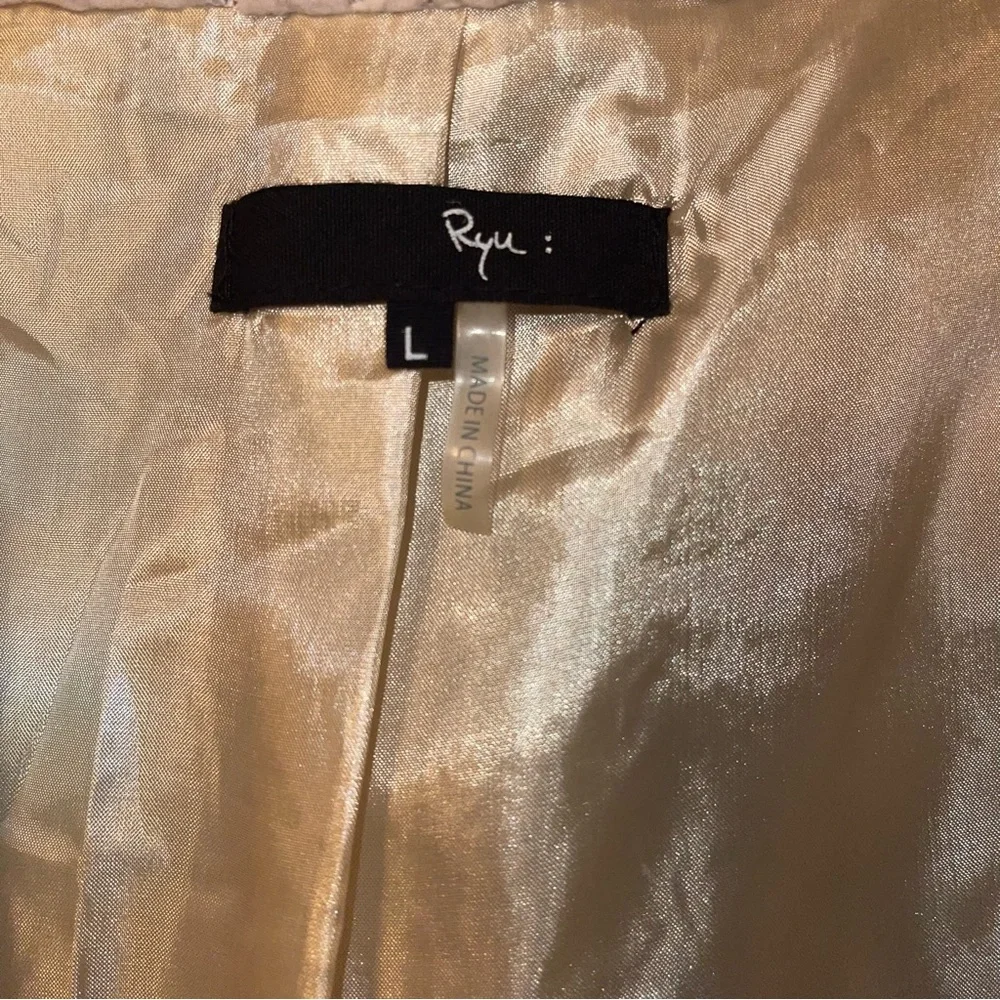 Ryu 3/4 Length Coat Women’s Size Small Belted Black and Cream - Picture 9 of 9